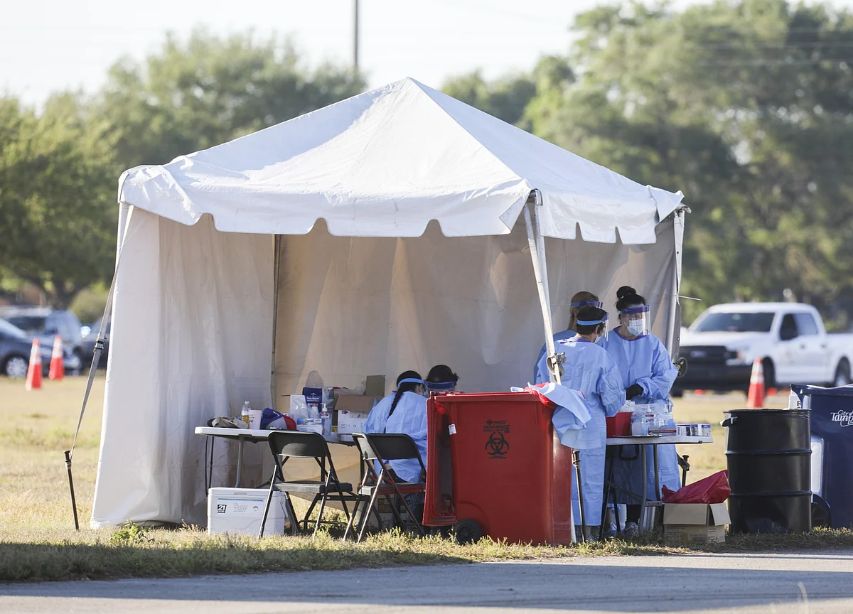 U.S. Testing Capacity in ‘Ballpark’ for May Reopening, Czar Says