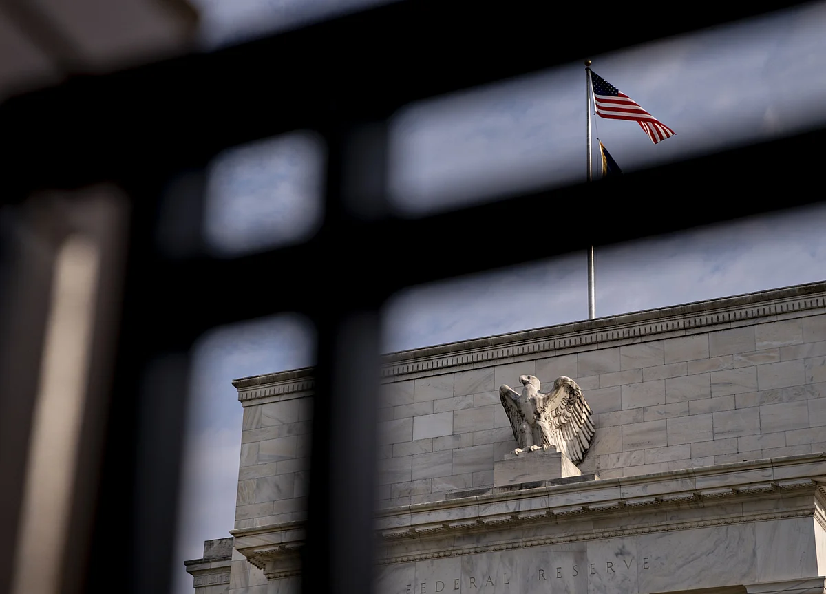 Fed Faces Risky, Inflationary Divorce From Treasury Post Covid