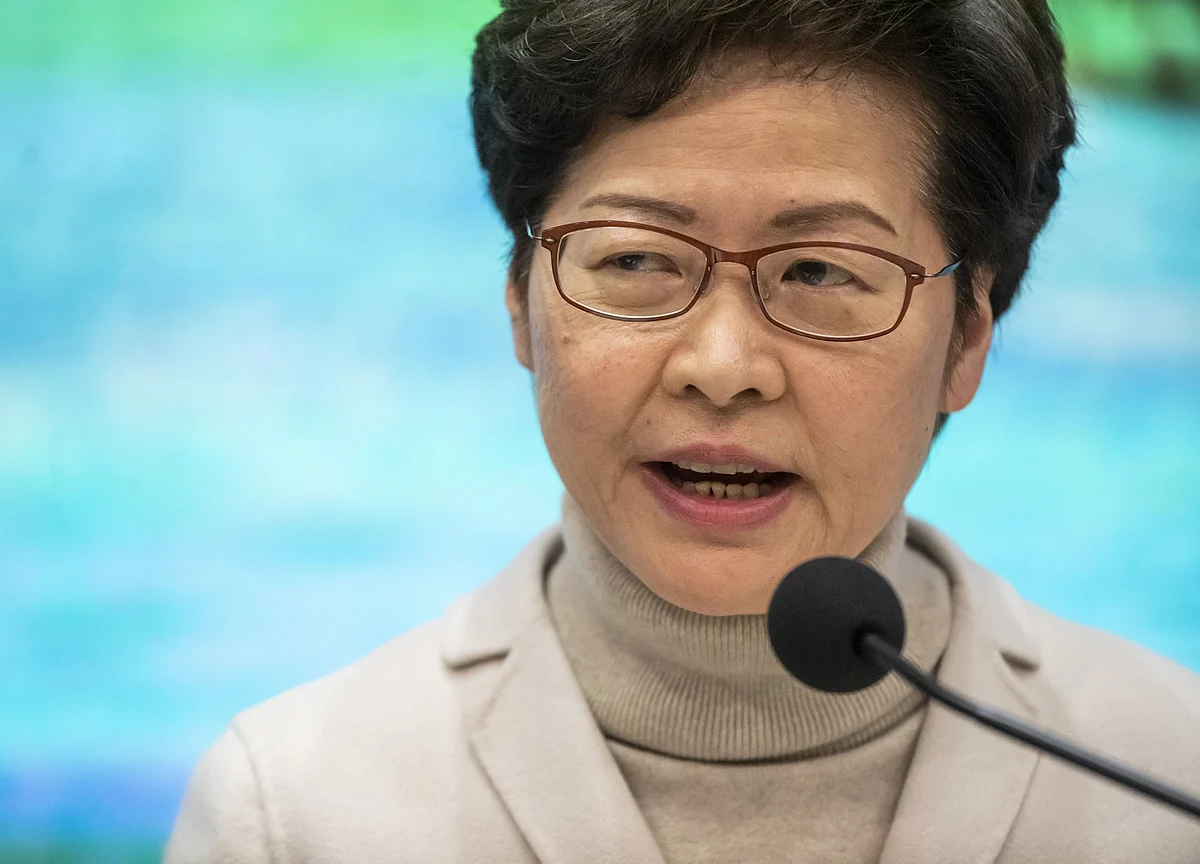 Hong Kong Pushes $18 Billion Stimulus to Avoid ‘Massive Layoffs’