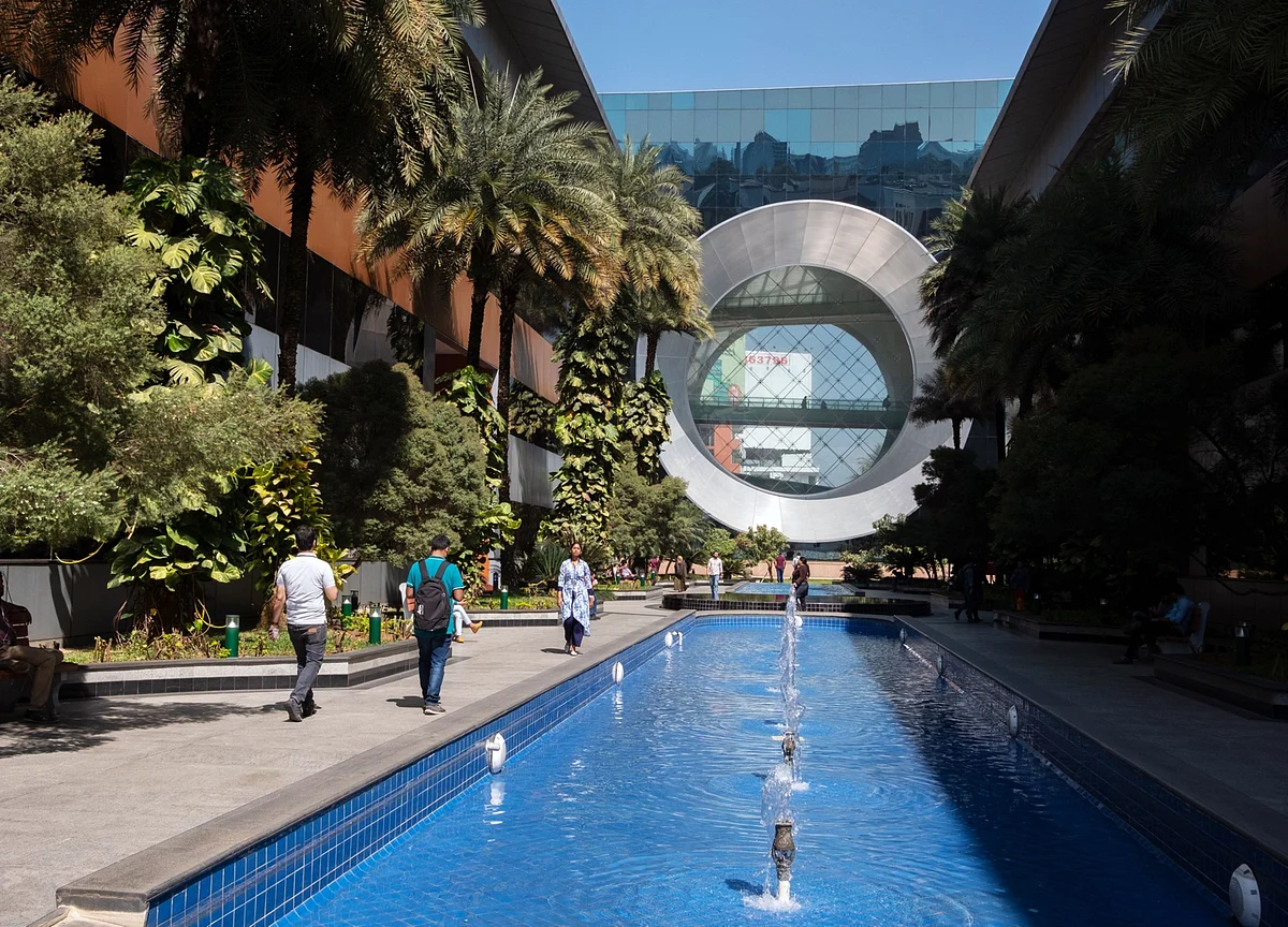 Analysts Expect Infosys Sales to Fall After Firm Drops Guidance
