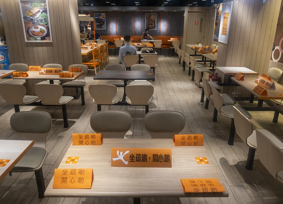 Wuhan’s 11 Million People Are Free to Dine Out. But They Aren’t