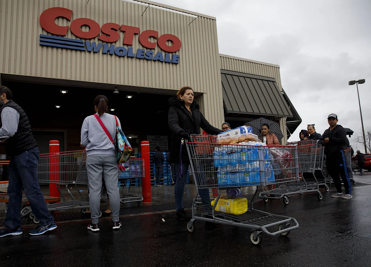 Costco Says Curbs on Customers and Store Hours Tempered Growth