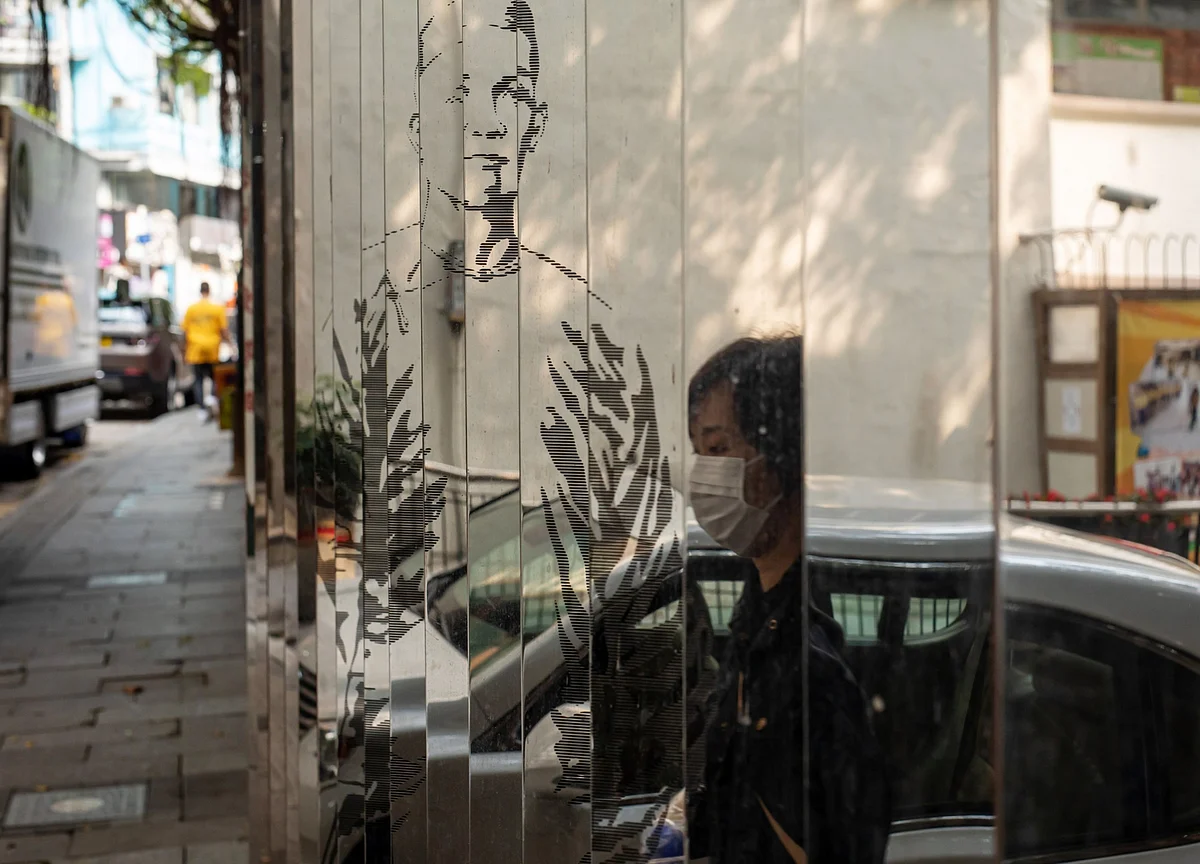 Hong Kong’s Edge Over Singapore Shows Early Social Distancing Works
