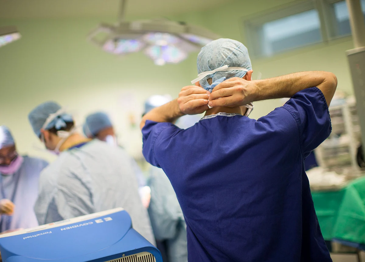 Medics on Front Line of U.K. Virus Battle Still Fear for Safety