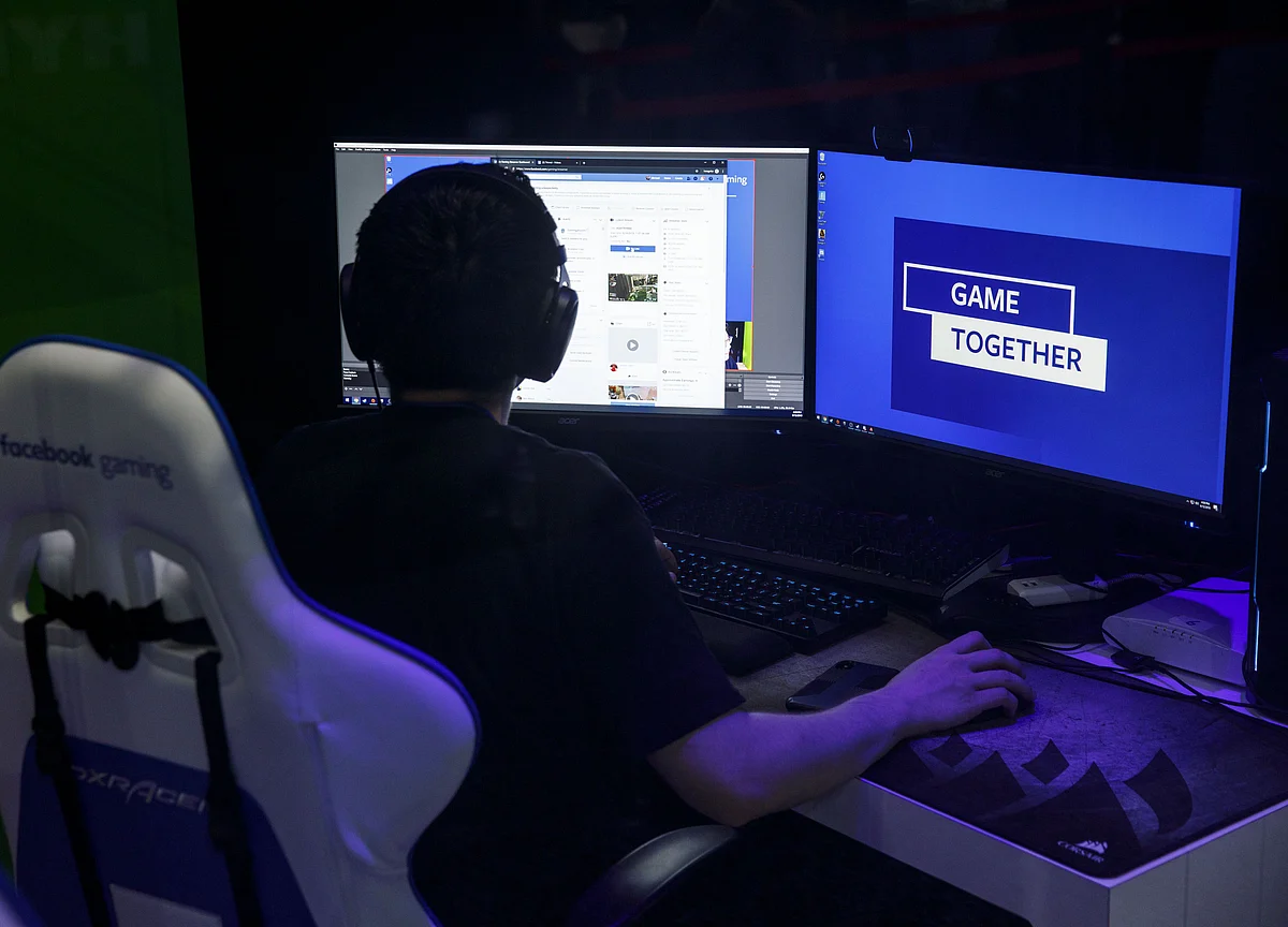 Facebook to Introduce Live Gaming Mobile App on Monday: NYT
