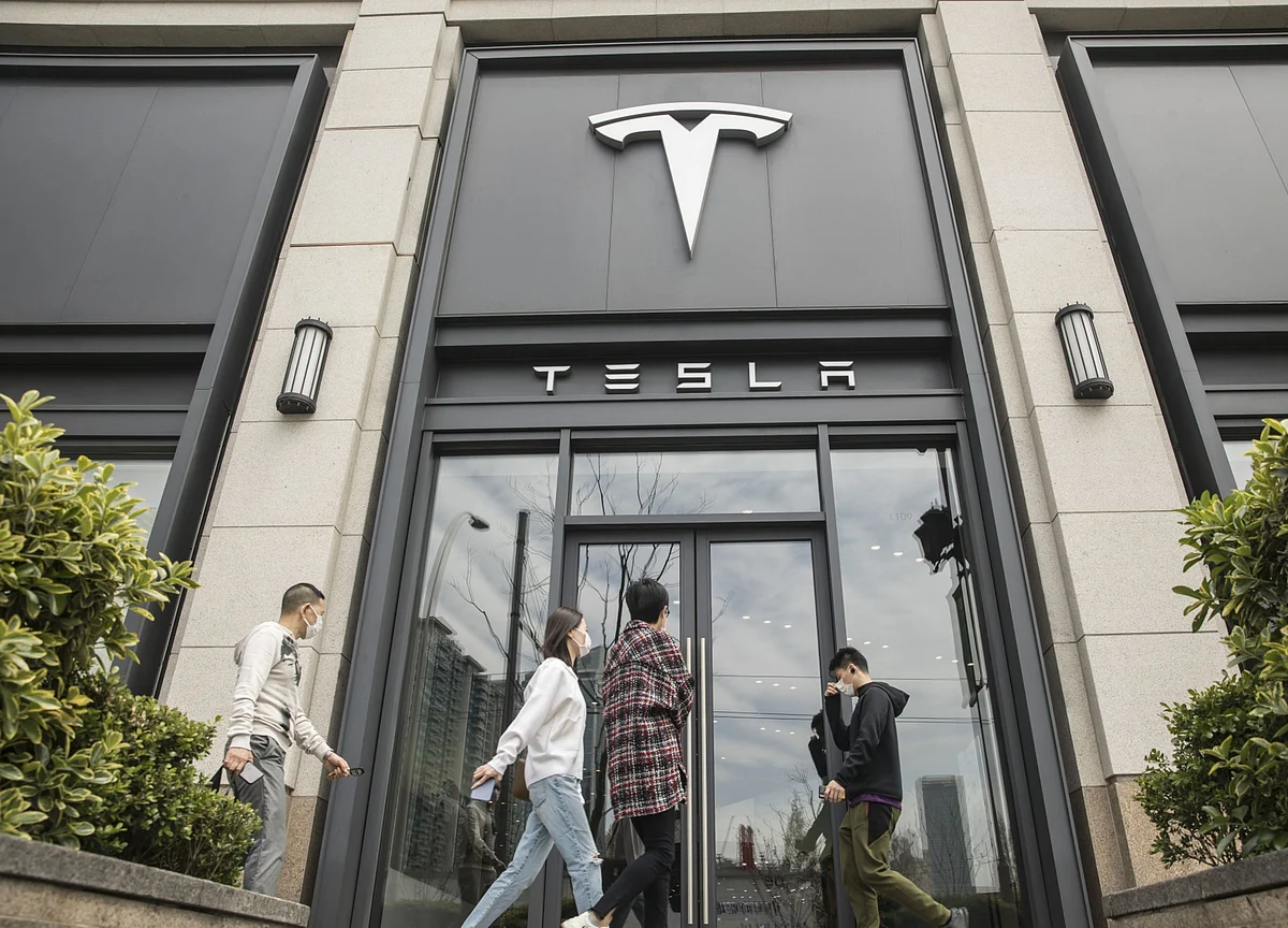 Tesla Escalates Battle Over Alleged Theft of Robocar Secrets