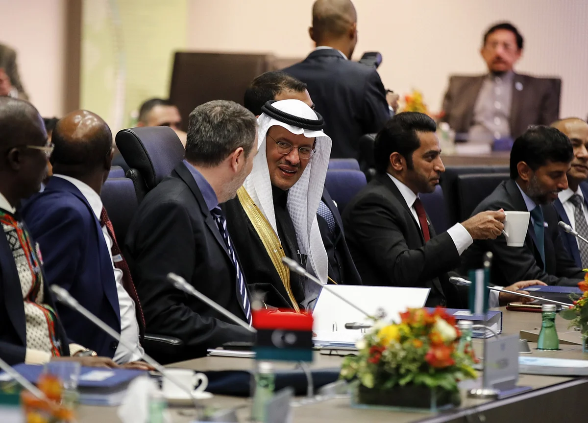 Saudis Bet ‘Drill, Baby, Drill’ Over in Push for Pricier Oil