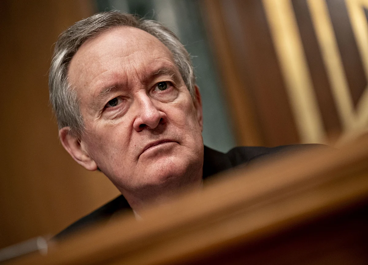 GOP Senator Asks Treasury, Fed for Virus-Aid Details