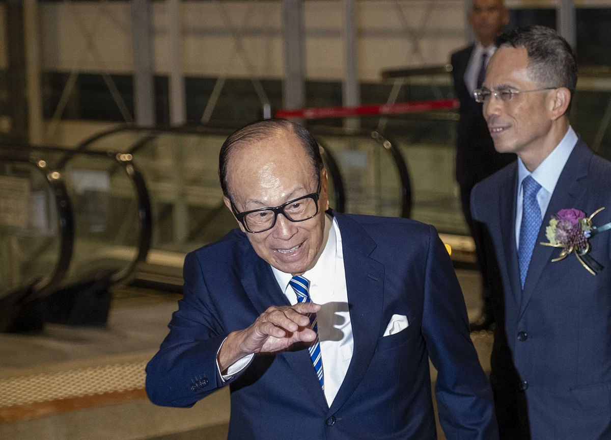 Hong Kong’s Richest Man Made Early Zoom Bet That’s Now Worth $3 Billion