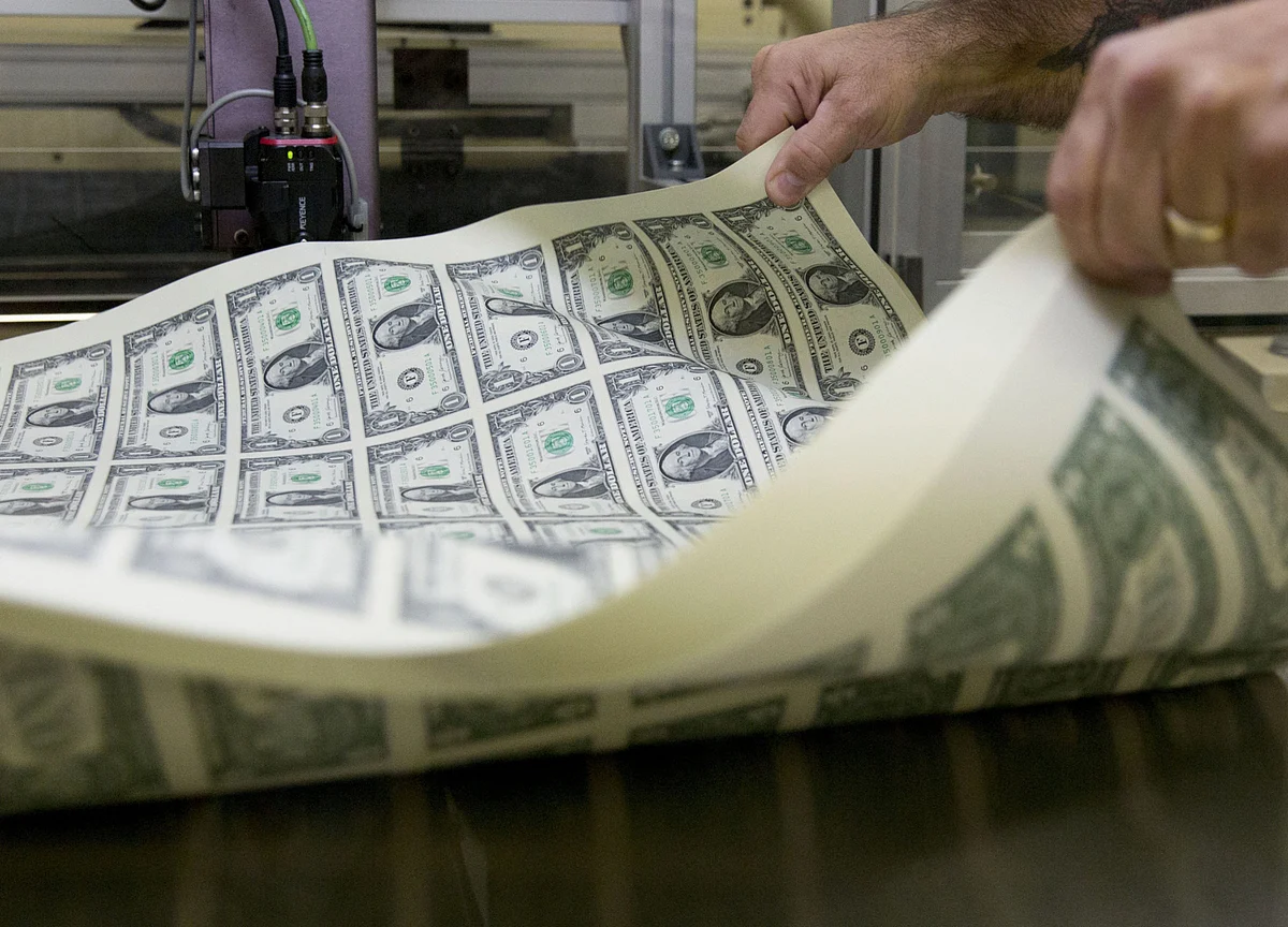 Fed’s Near-Zero Rates to Last into 2023, Economists Predict
