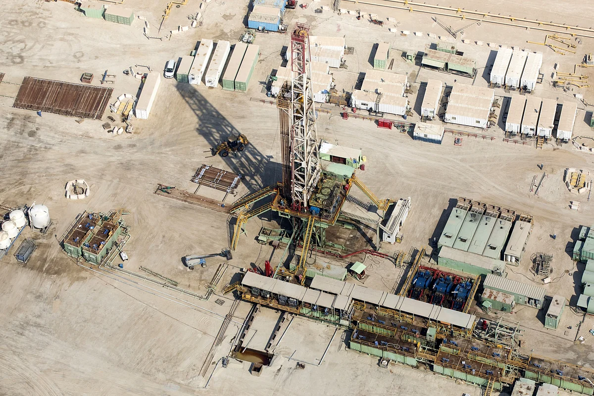 Saudis Begin Curbing Oil Output Ahead of OPEC+ Start Date