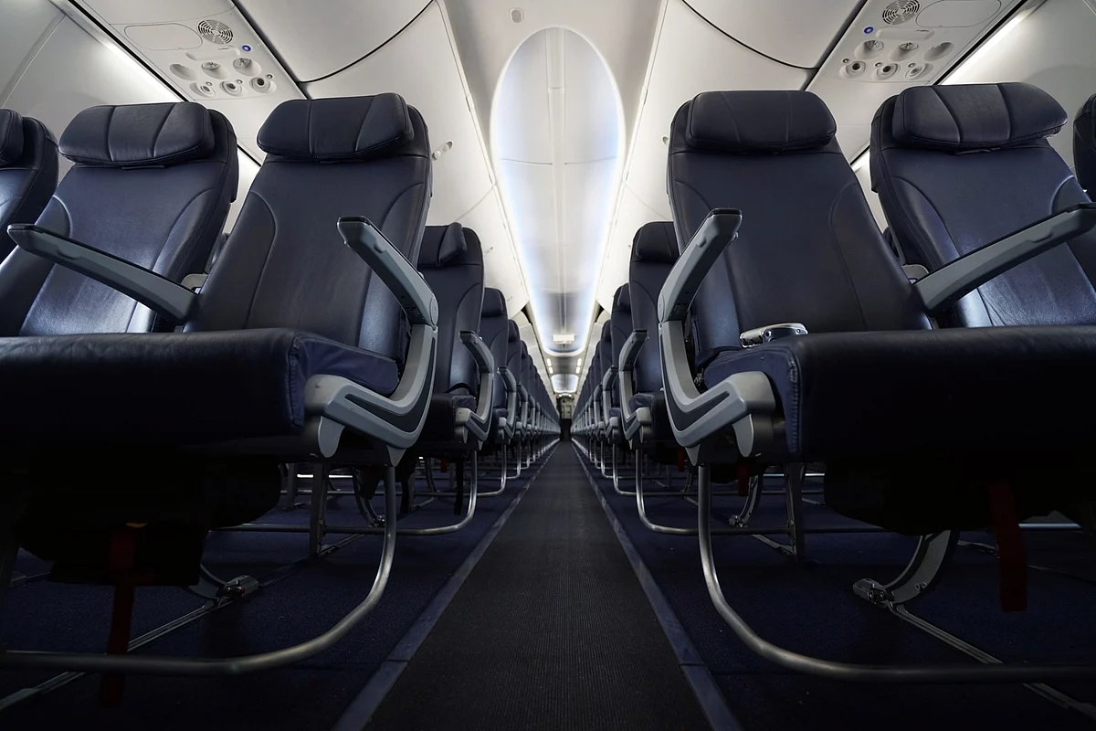 Coach-Class Dreaded Middle Seat Is Gone, for Now
