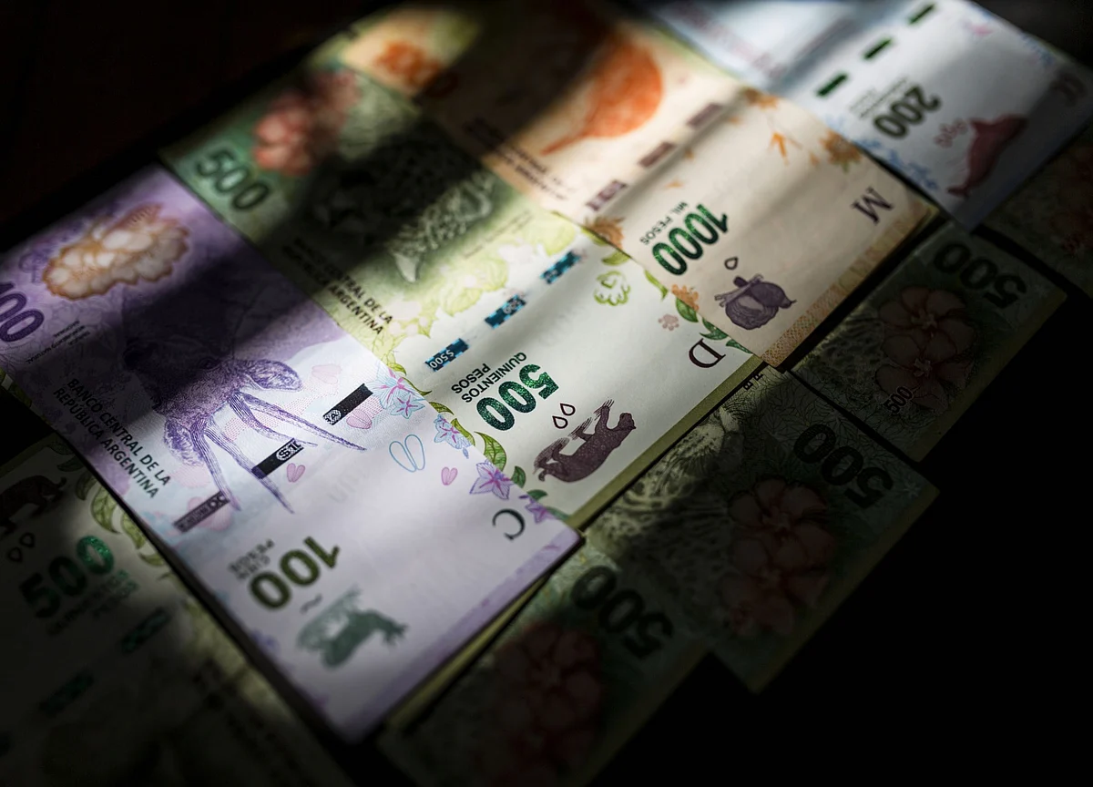 Argentina Starts Roadshow in Bid to Restructure $72 Billion