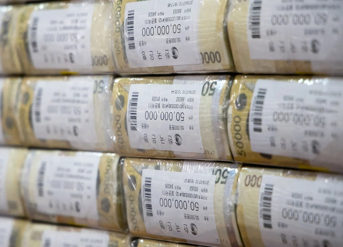 World’s Best Forecasters Split on Views for Asian Currencies