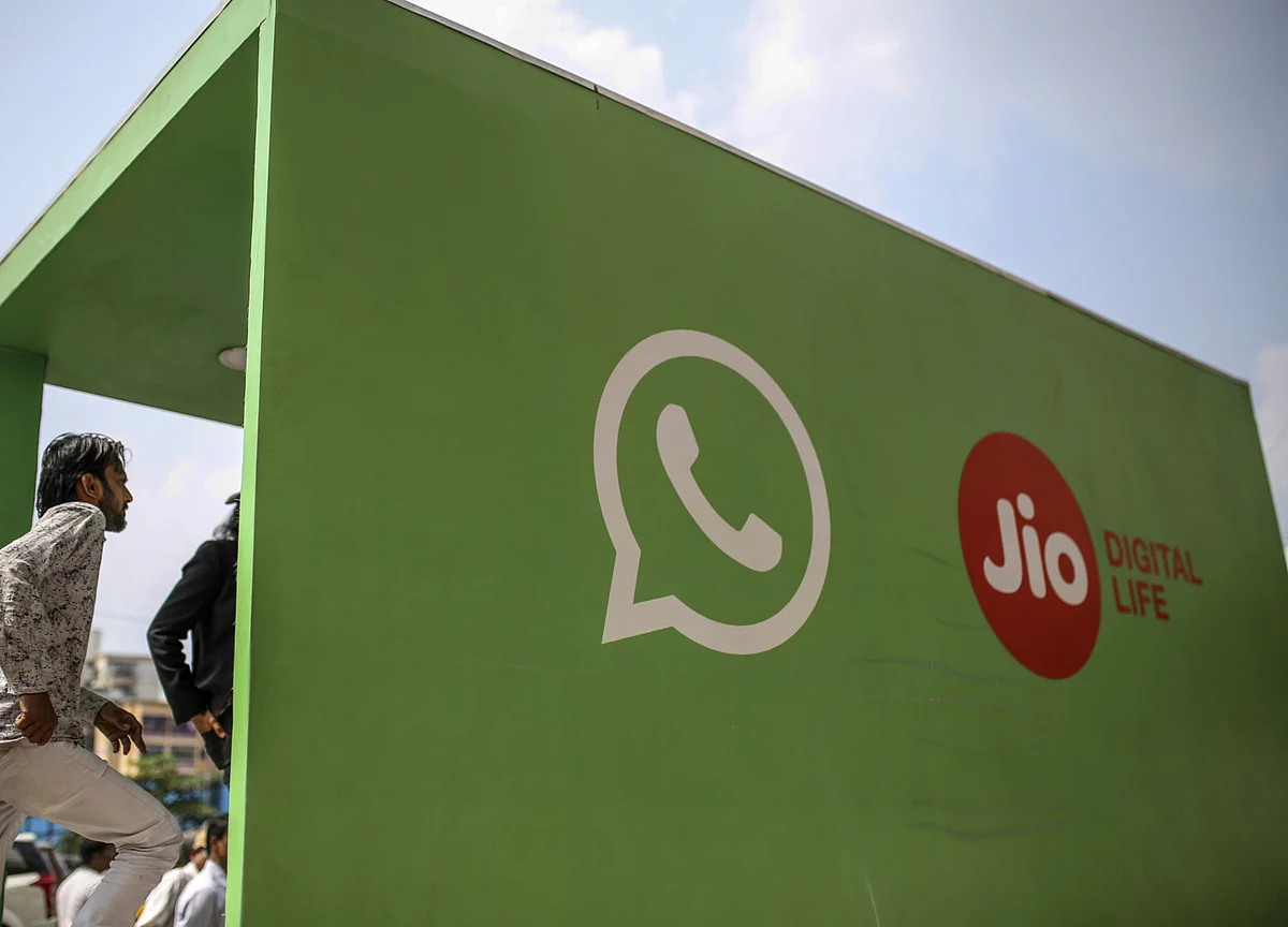 How Facebook’s Reliance Deal Upends a $1 Trillion Digital Arena