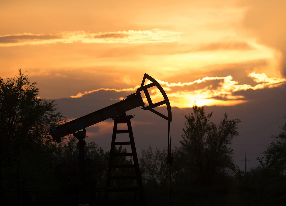 Trump Eyes Global Oil Output Cut of 10 Million Barrels a Day