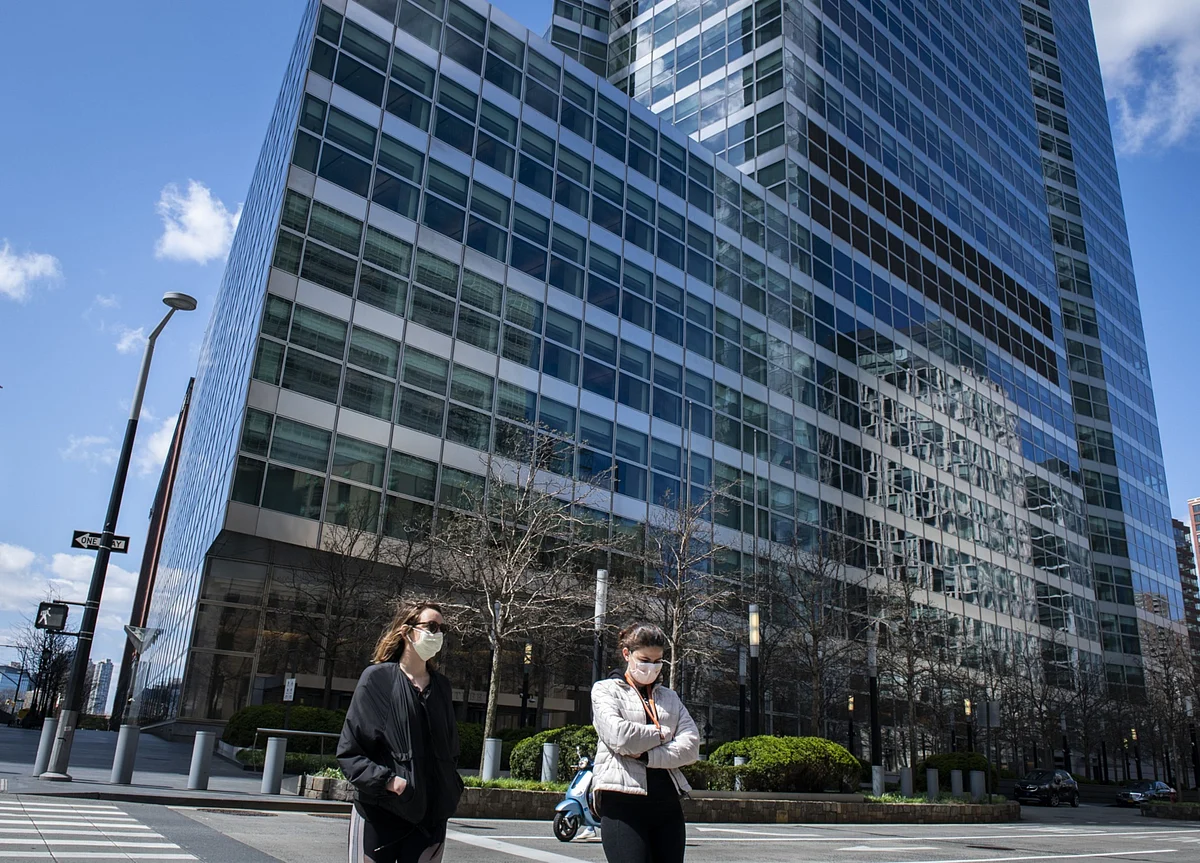 Goldman Sees Record U.S. Corporate Cash Spending Cuts This Year