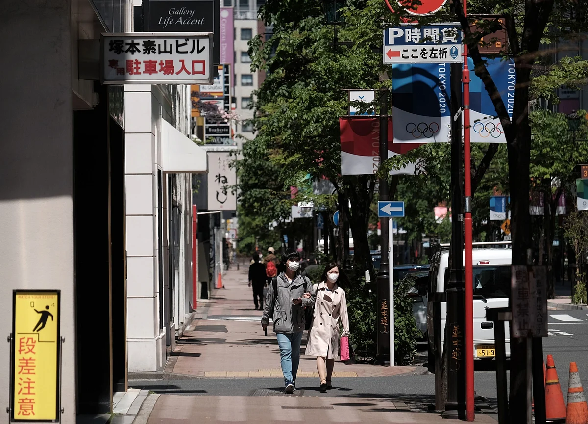 Everyone’s Running Bank Errands Instead of Staying Home in Japan