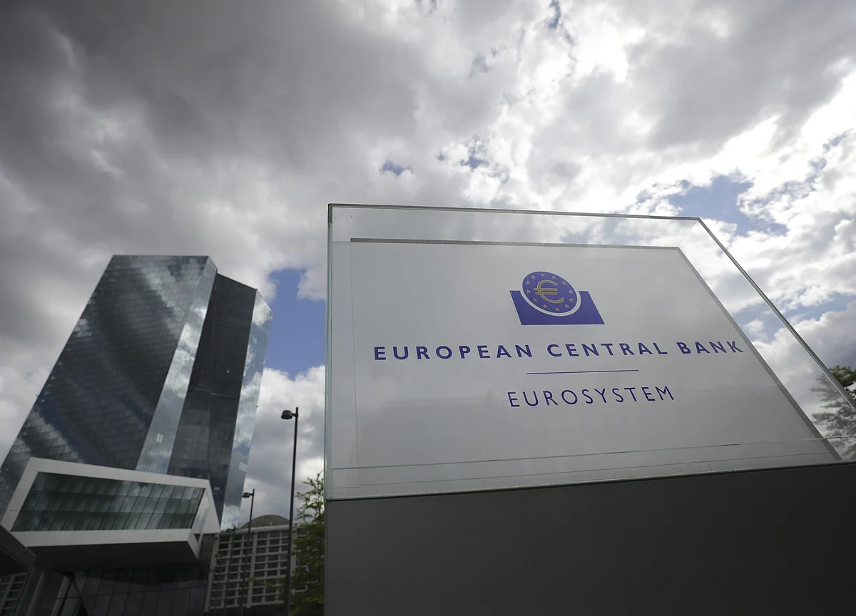 ECB Steps Up Crisis Aid as Lagarde Demands Government Action