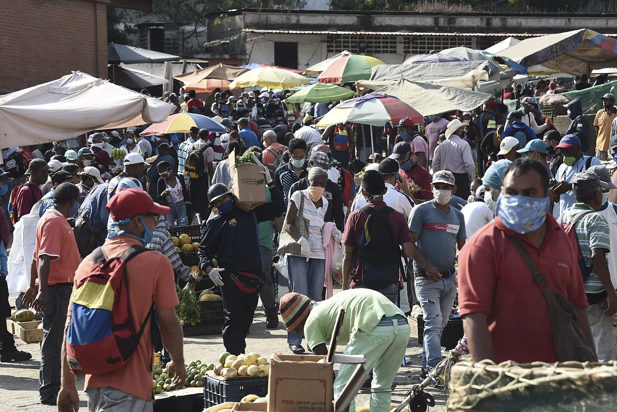 Coronavirus Lingers in Air of Crowded Spaces, New Study Finds
