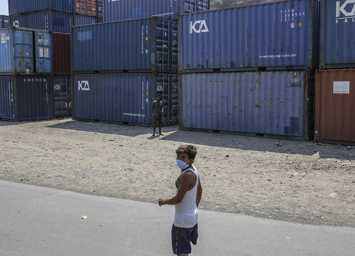 Amid Global Lockdowns, India Finds Itself Facing Autarky-Like Conditions