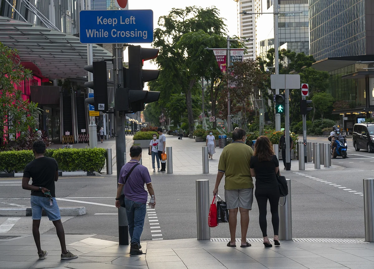 Dormitory Infections Push Singapore Virus Cases to New Record