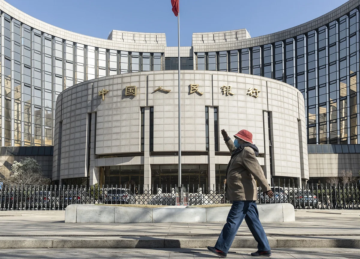 China Cuts Another Policy Rate, Replaces Some Maturing Loans