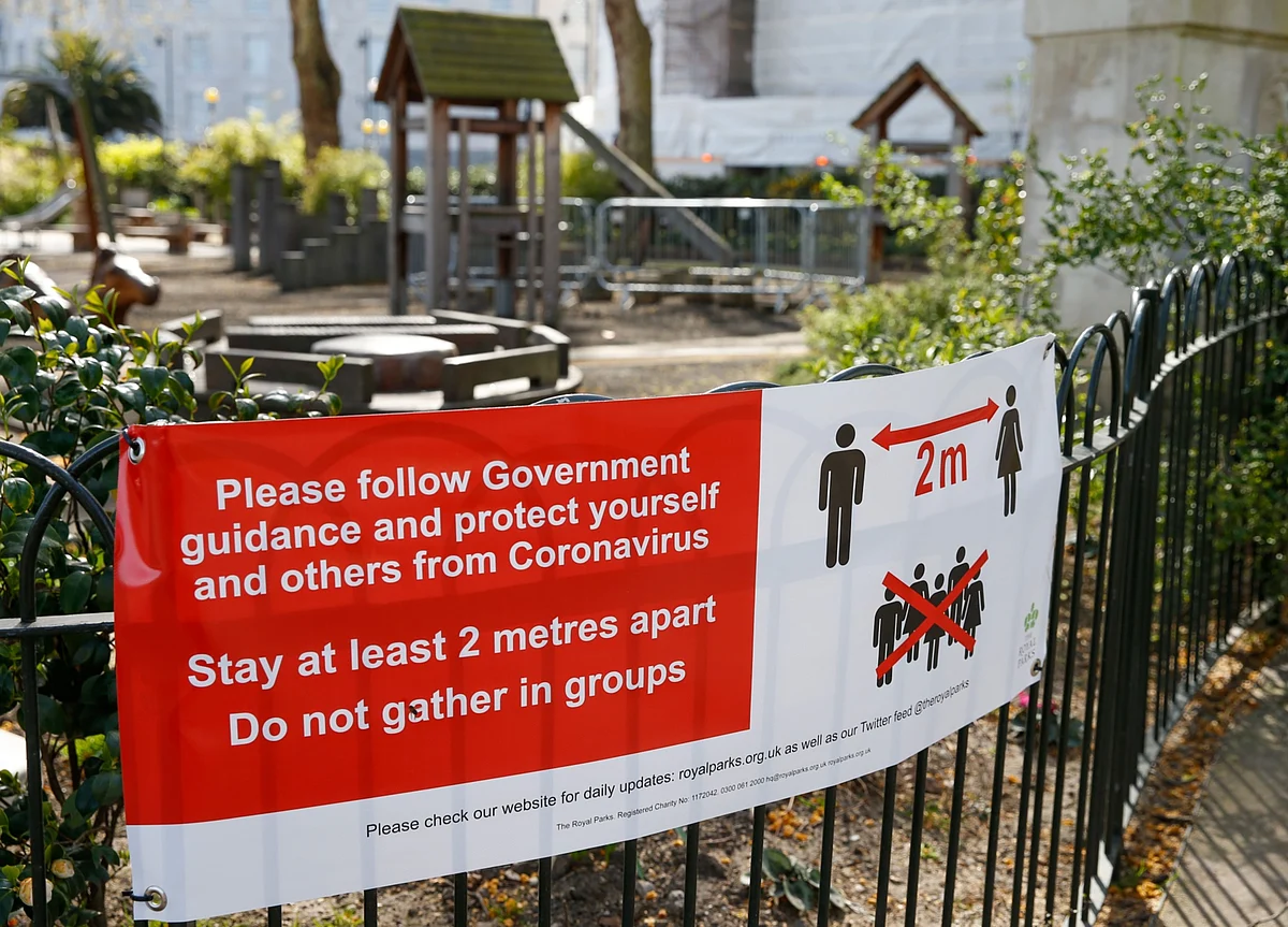 U.K. Likely to Extend Lockdown as Johnson Condition Improves