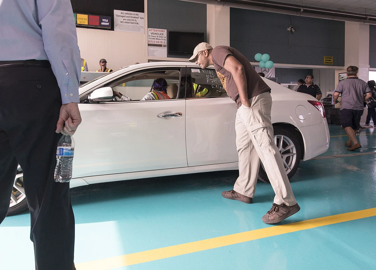 Subprime Car Buyers Skip Loan Payments in Sign of Trouble Ahead