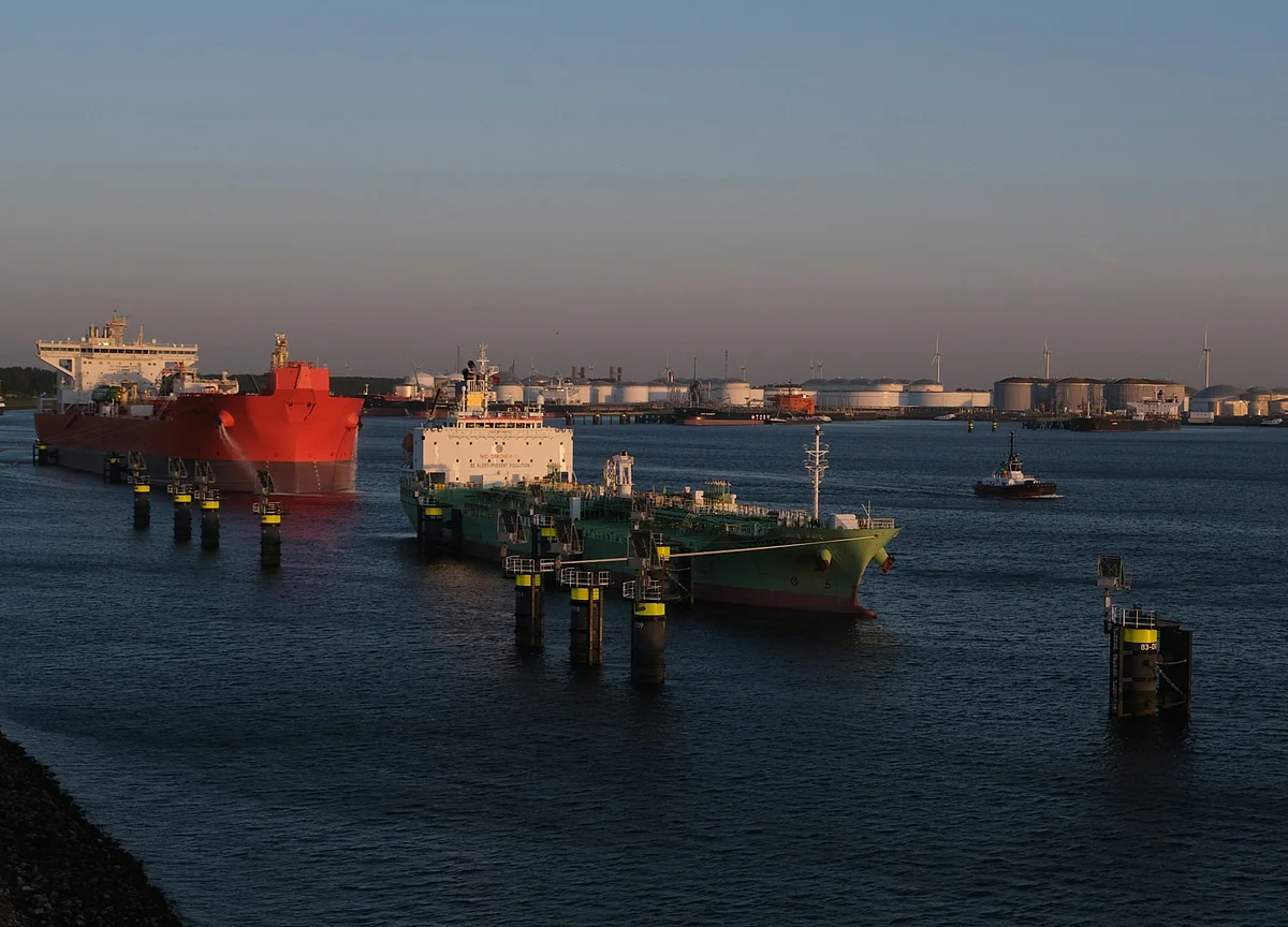 Oil Buoyed by Production Cuts Even as Glut Looms Over Market