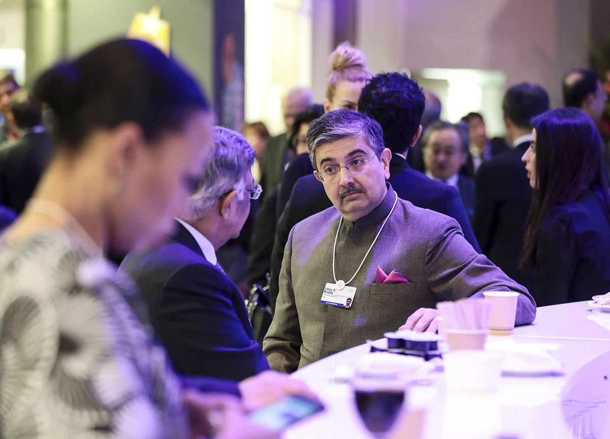 Kotak Mahindra Bank’s Board Approves Near Billion-Dollar Fundraising Plan