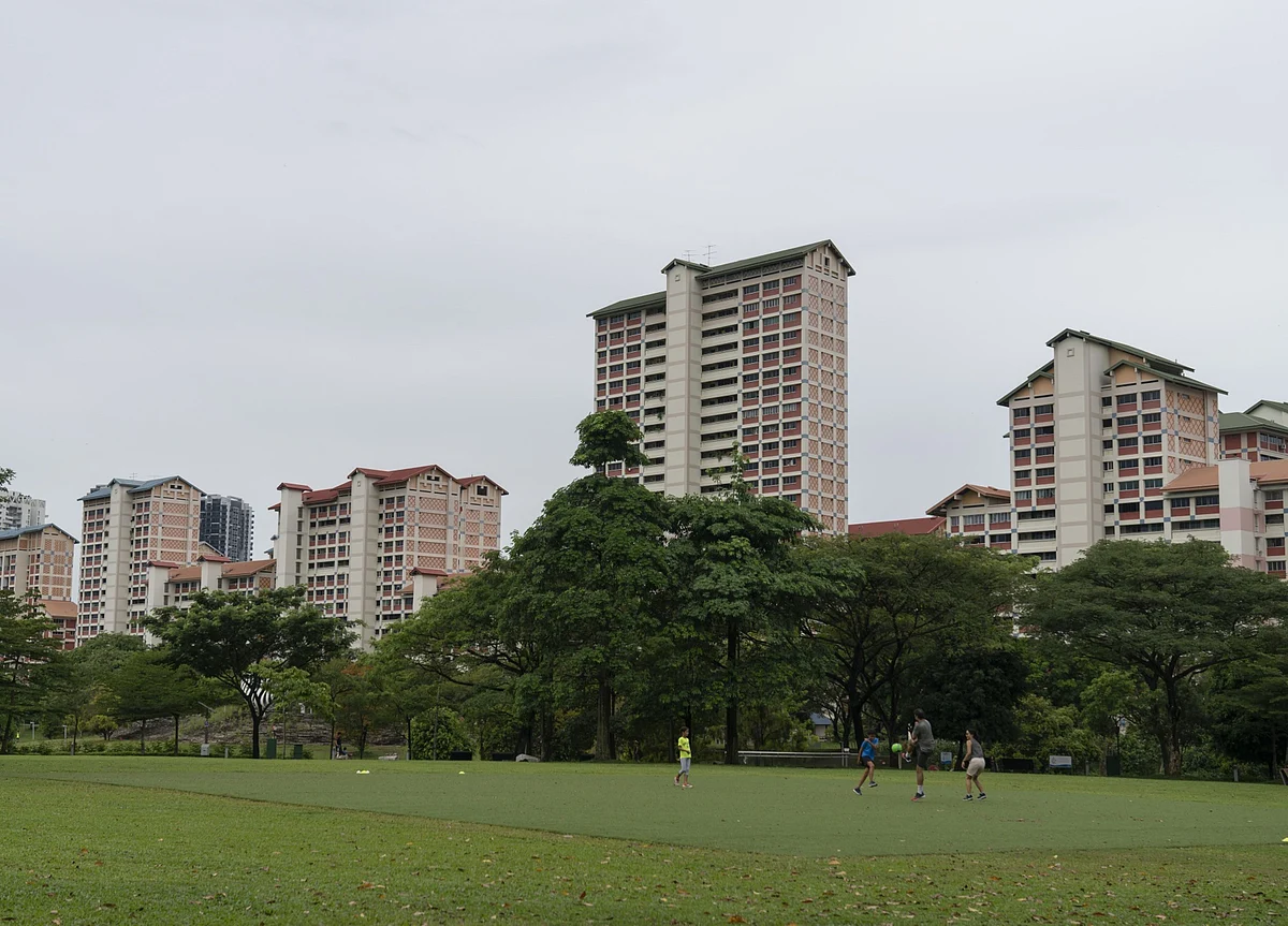 Singapore Home Prices Fall With Property Market at Standstill