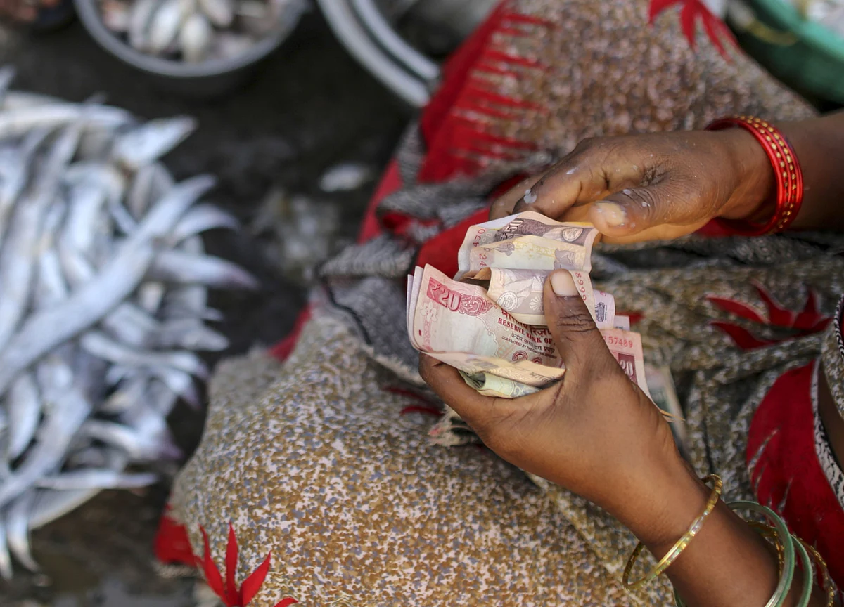 India Central Bank Signals Rate Cuts as It Boosts Liquidity