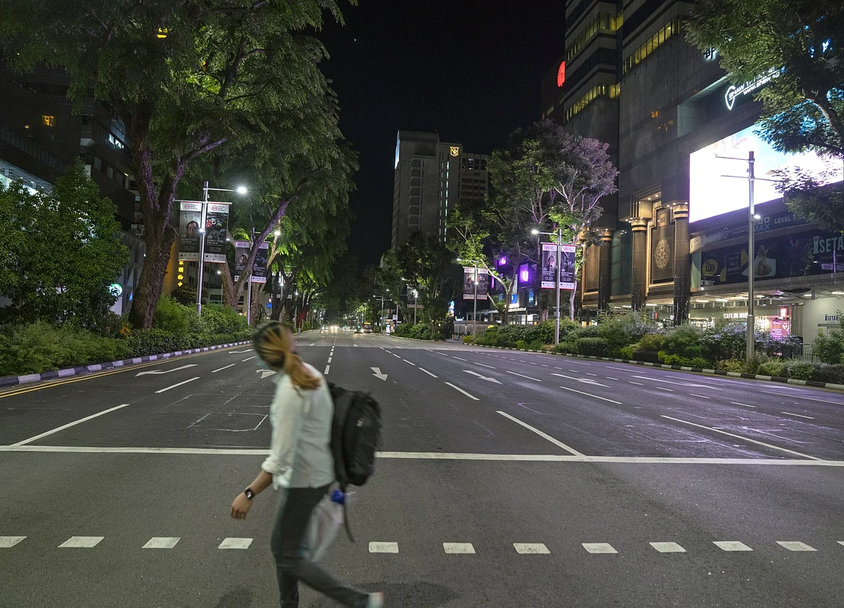 How Singapore Flipped From Virus Hero to Cautionary Tale