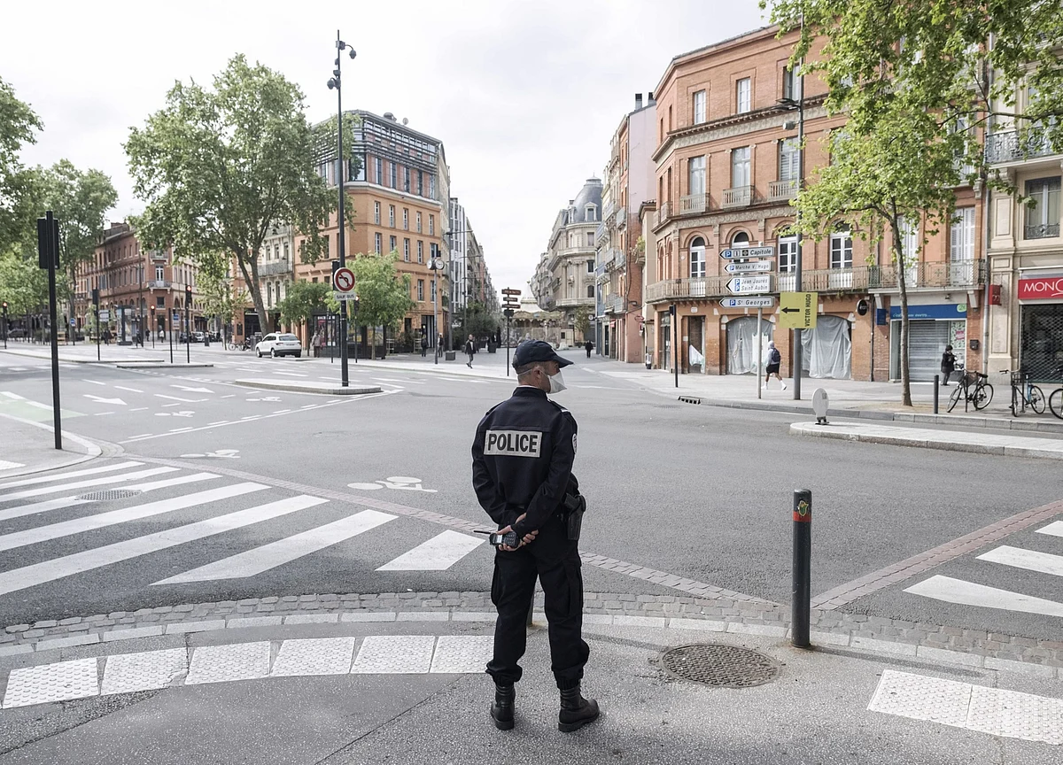 France Cuts Growth Forecast as Nationwide Lockdown Starts