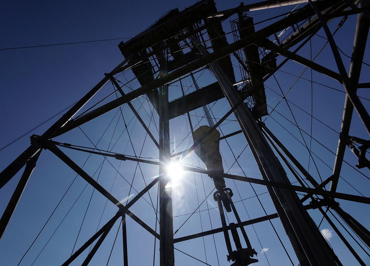 Oil Can’t Shake 18-Year Low Amid Surging Supply, Bleak Demand