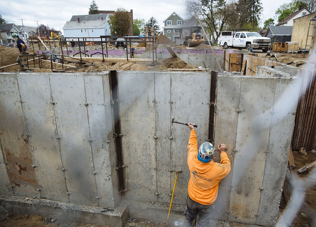 New U.S. Home Construction in April Slumps by Most on Record