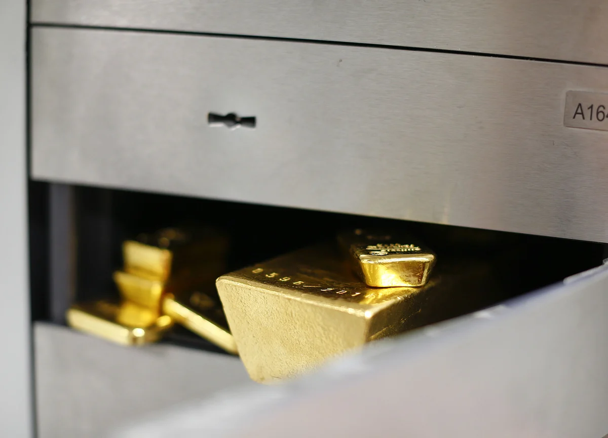 Virus Has Sparked Round-the-Clock Rush to Fill U.S. Gold Vaults