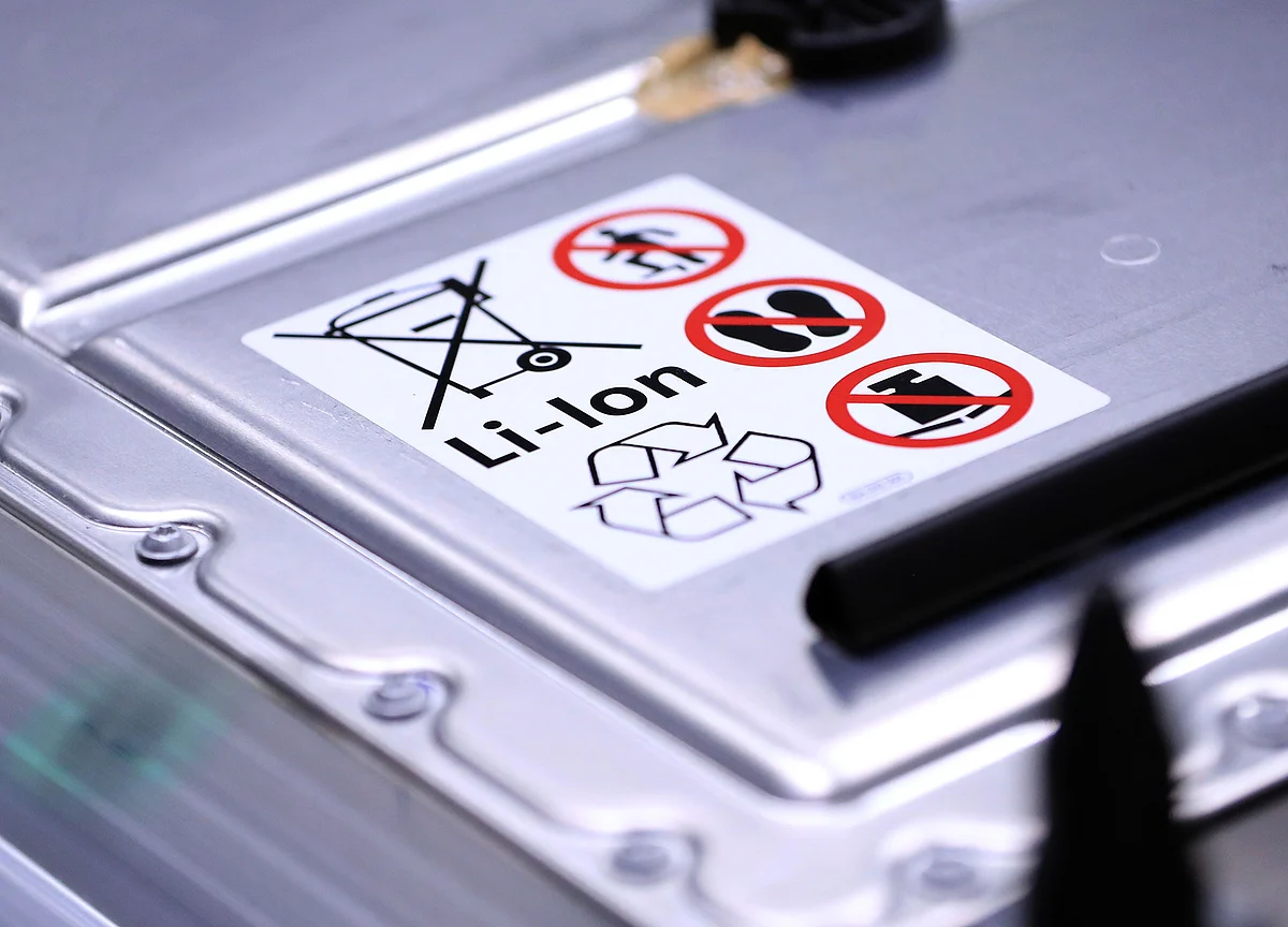 Indian Lithium Plant Plan Advances as EV Market Boom Looms