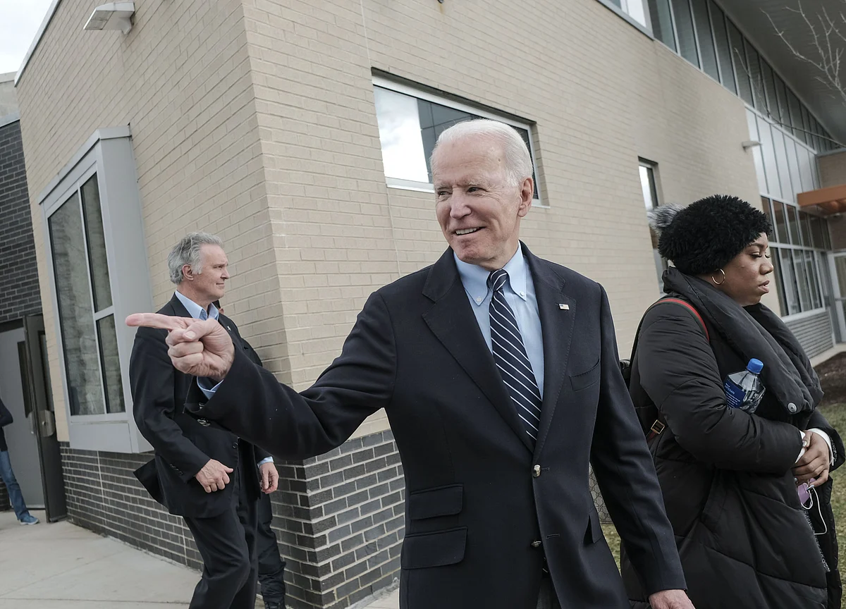 Biden Presses Ahead Toward Presidency as Trump Pursues Fight