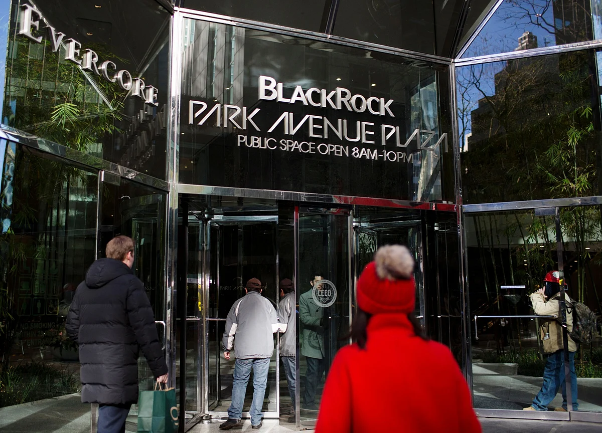 Singapore’s Temasek Buys Stake Worth $3.5 Billion in BlackRock