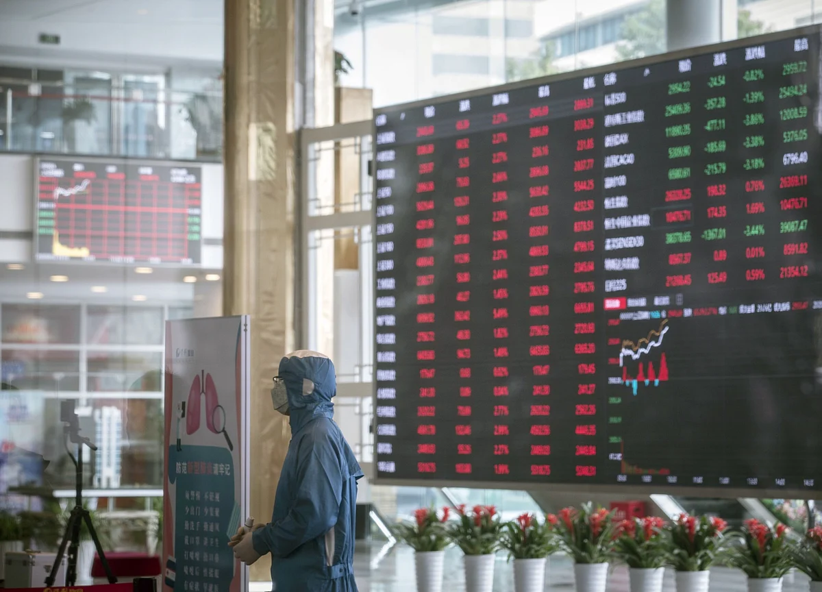 Shanghai Stock Exchange Mulls First Revamp of Benchmark in 30 Years