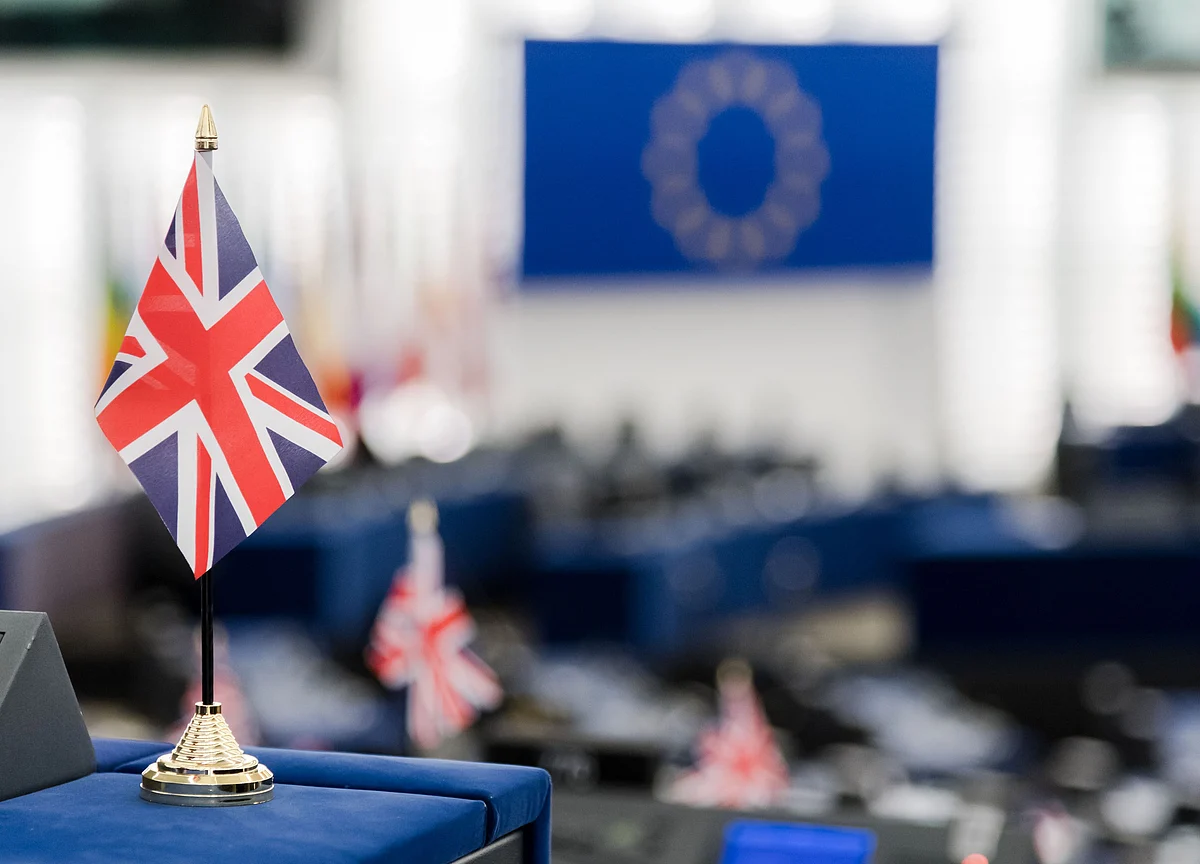 U.K. Cabinet Backs Tough Brexit Line in Talks on EU Trade
