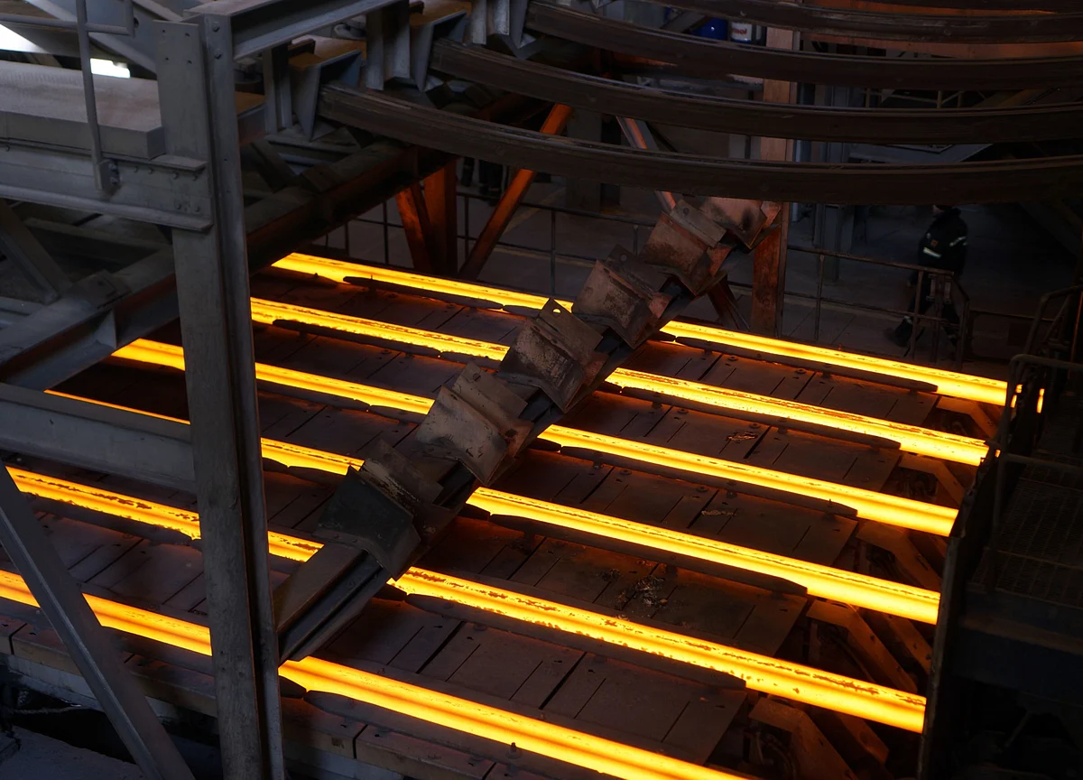 ArcelorMittal Suspends Dividend, Drop Global Steel Outlook