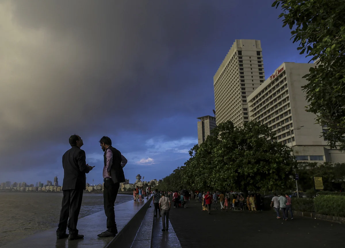 CLSA Cuts Oberoi’s Price Target on Unsold Inventory