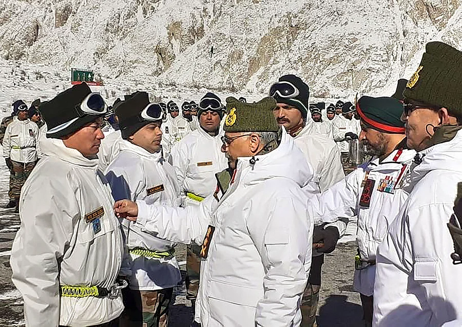 Army Chief General MM Naravane meets jawans during his visit to the base camp in Siachen, on Jan. 9, 2020. (Photograph: PTI)