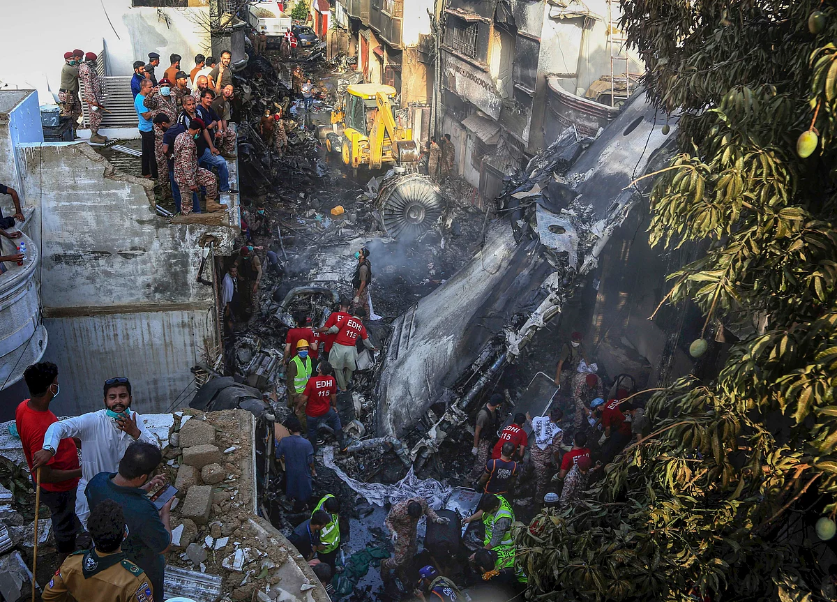 Pakistan Recovers Crucial Flight-Data Recorder of Crashed Airbus
