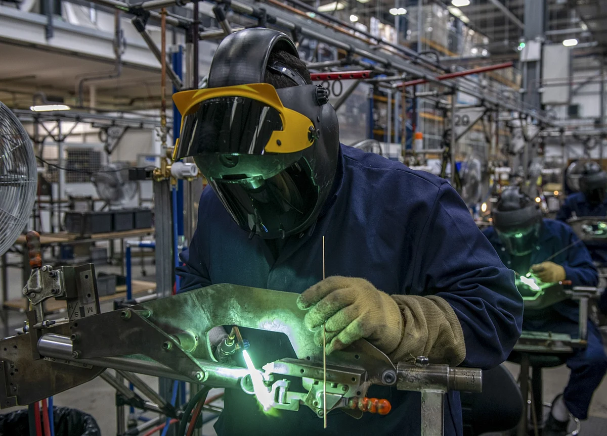 U.K. Factories in Record Slump as Coronavirus Upends Supply Chains