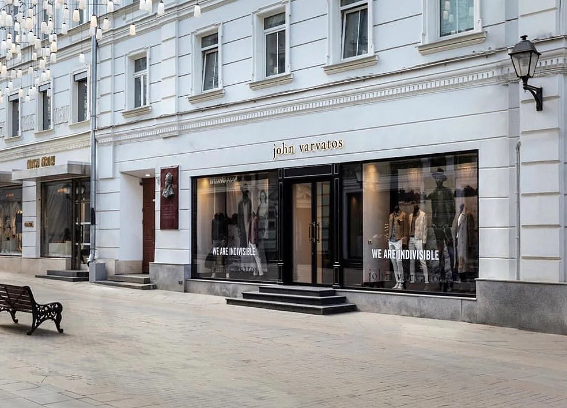 Rock-Star Outfitter John Varvatos’s Firm Files for Bankruptcy