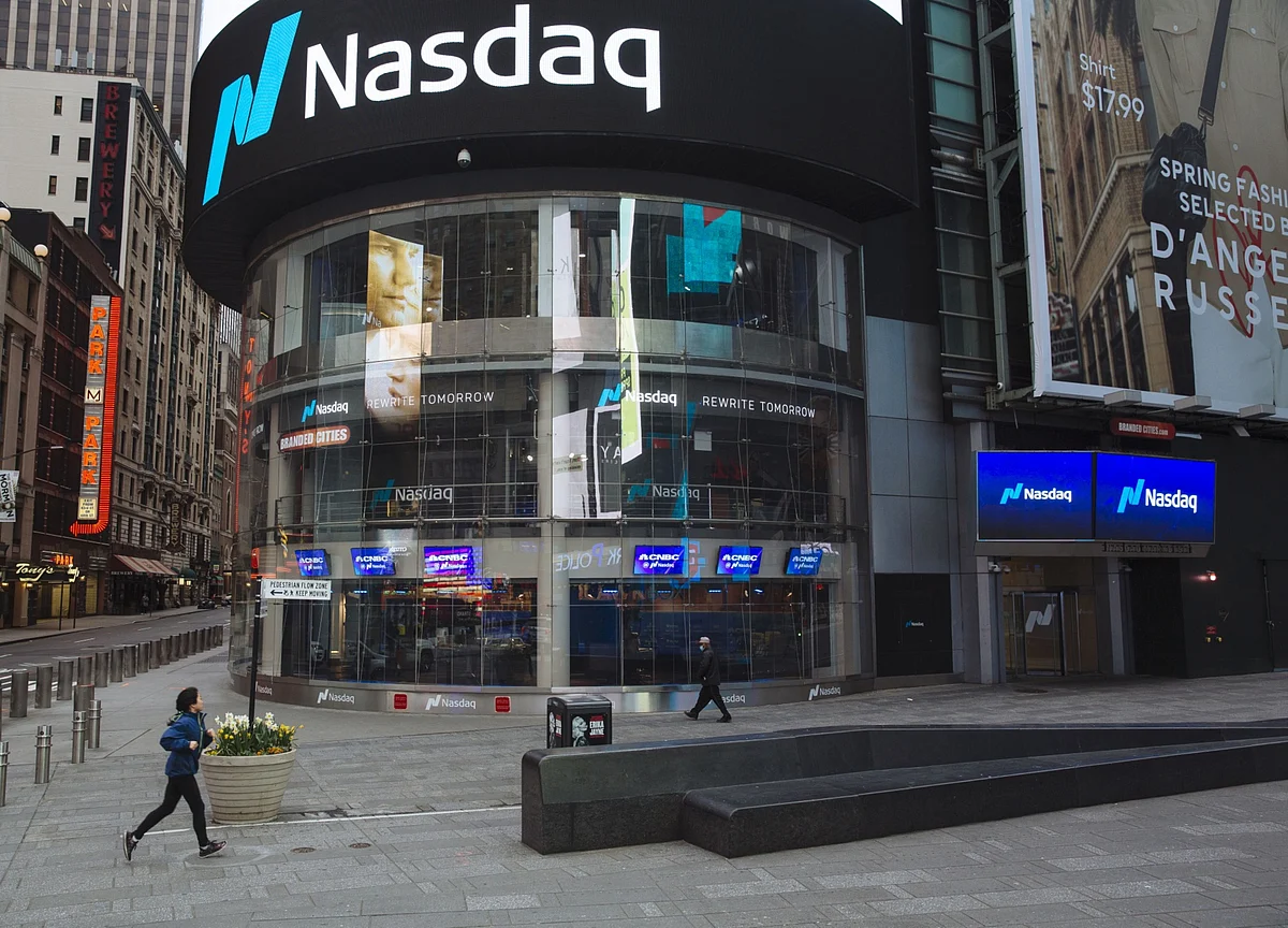 New York Fed Says It Will Begin Buying ETFs in ‘Early May’